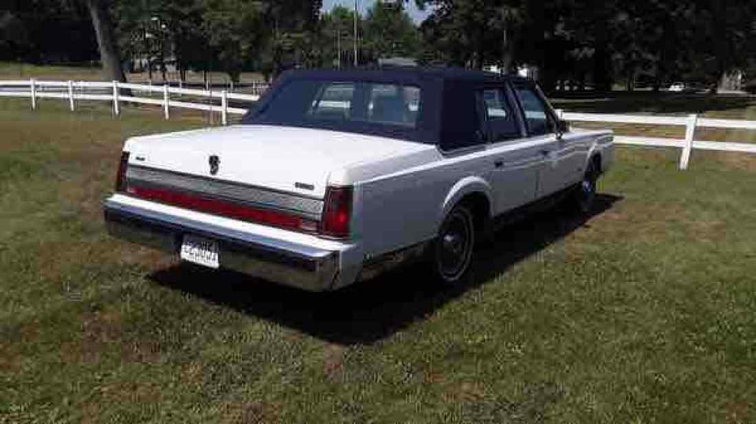 1989 Lincoln Town Car SIGNATURE - photo 3