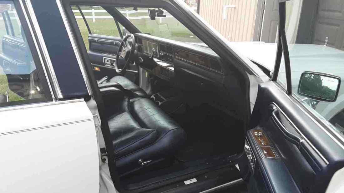 1989 Lincoln Town Car SIGNATURE - photo 8