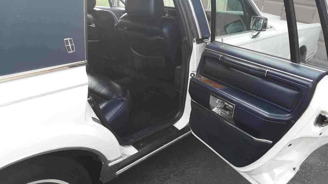 1989 Lincoln Town Car SIGNATURE - photo 9