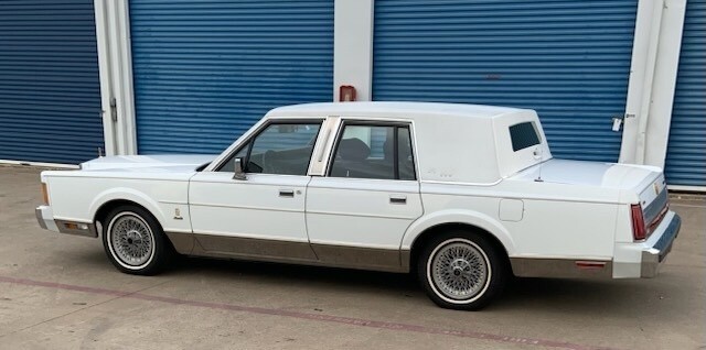1989 Lincoln Town Car Signature - photo 2
