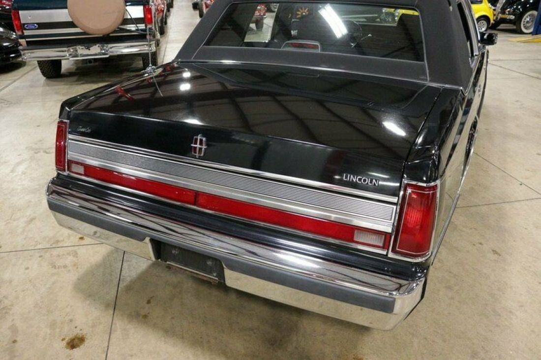 1989 Lincoln Town Car Signature - photo 11