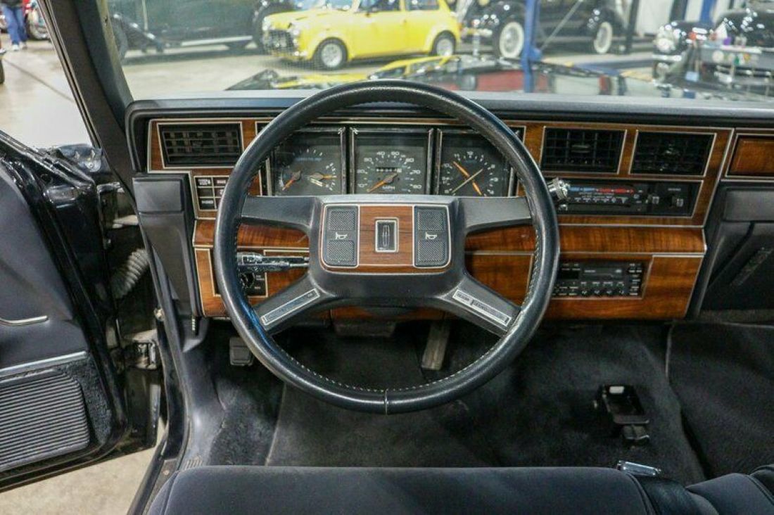 1989 Lincoln Town Car Signature - photo 12