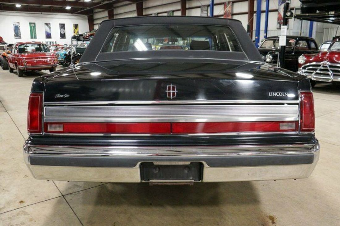 1989 Lincoln Town Car Signature - photo 4