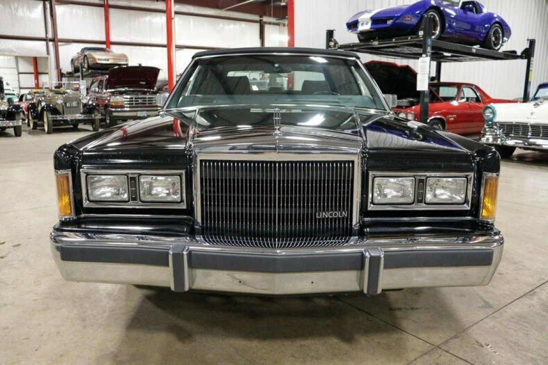 1989 Lincoln Town Car Signature - photo 8