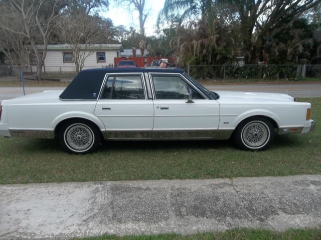 1989 Lincoln Town Car - photo 3