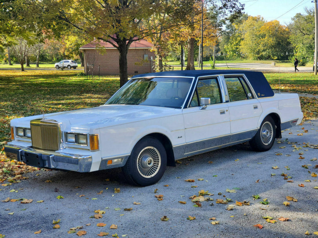 1989 Lincoln Town Car - photo 7