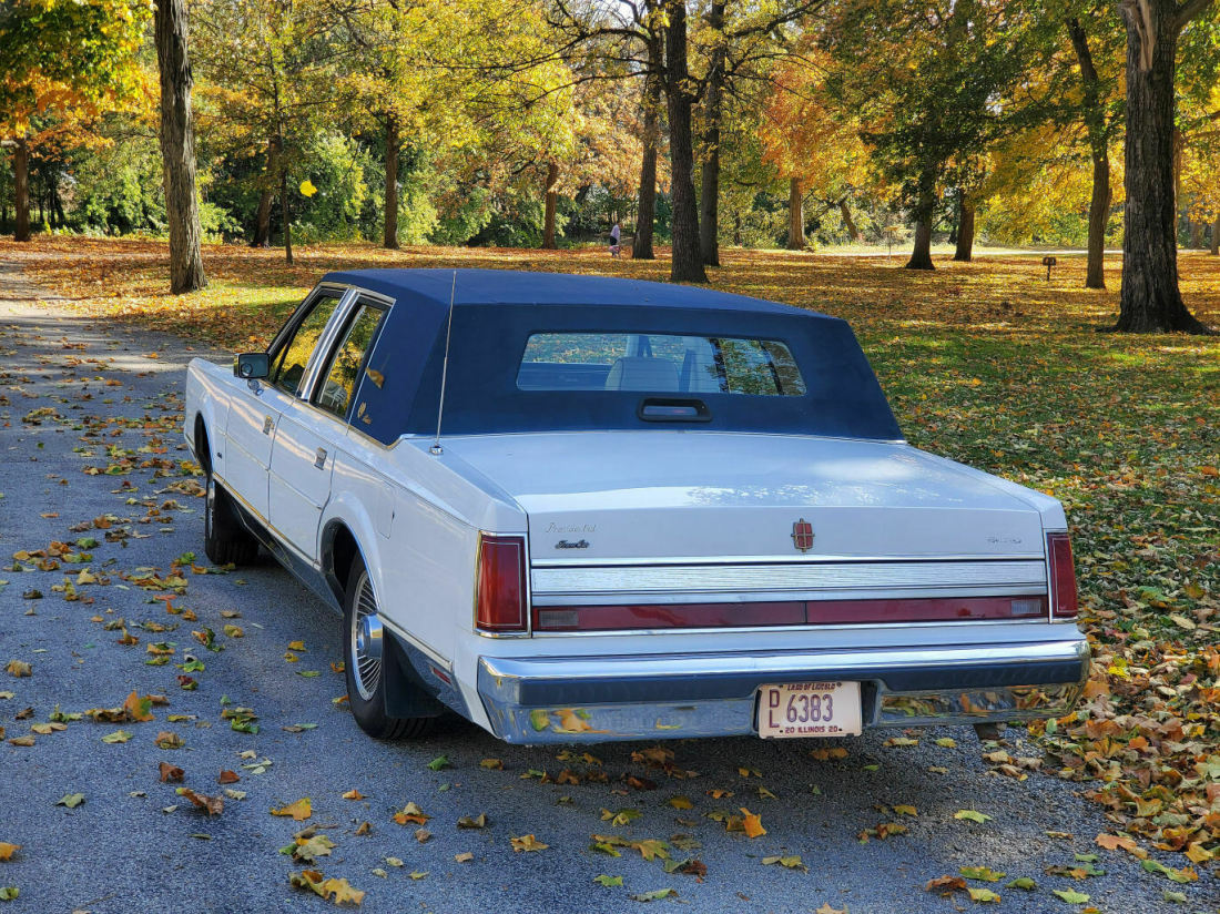 1989 Lincoln Town Car - photo 9