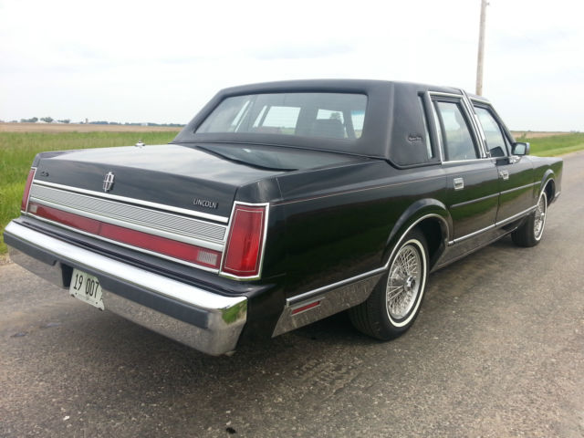 1989 Lincoln Town Car - photo 4