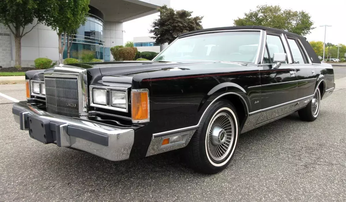 1989 Town Car Signature