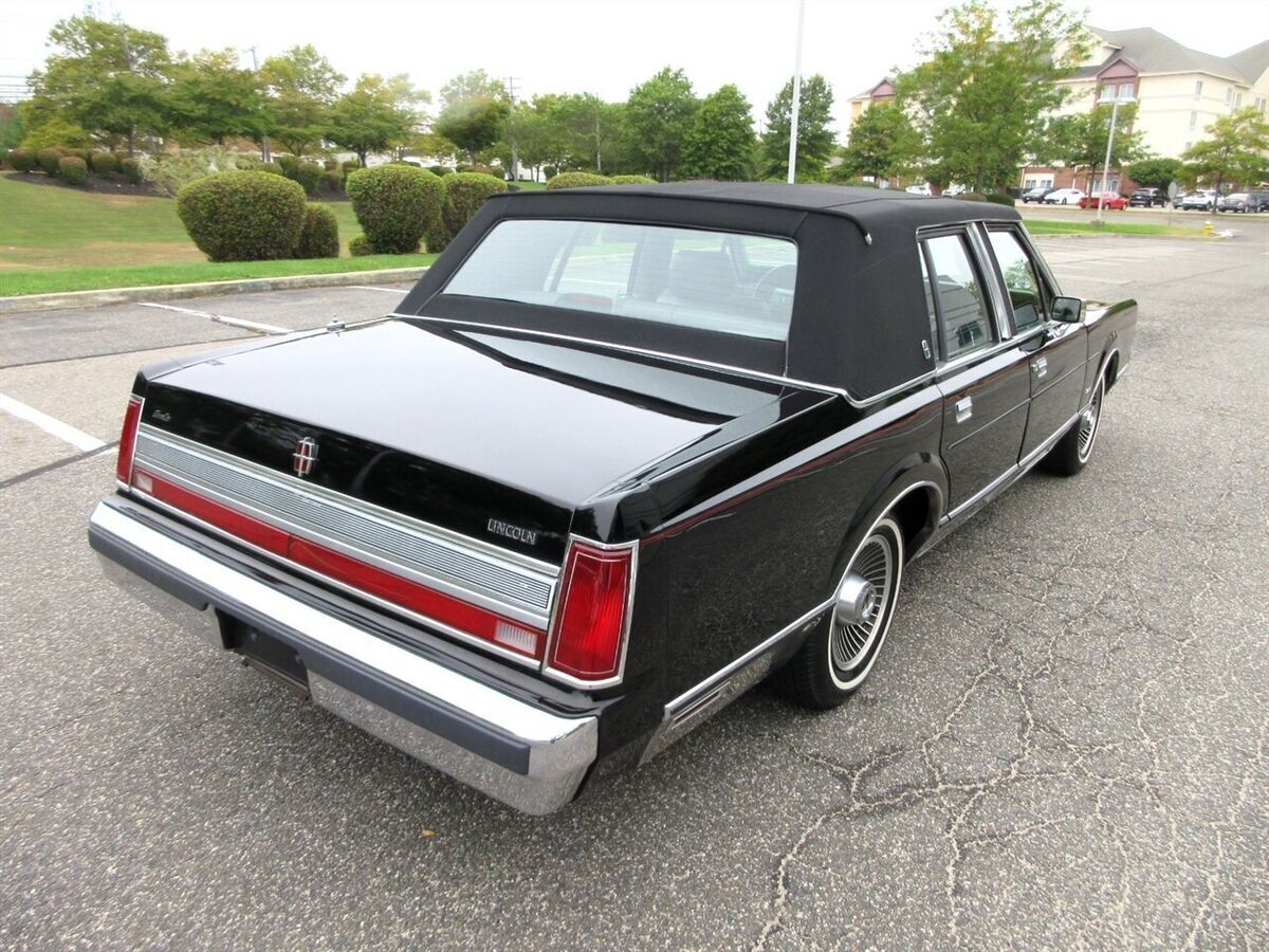 1989 Town Car Signature - photo 4
