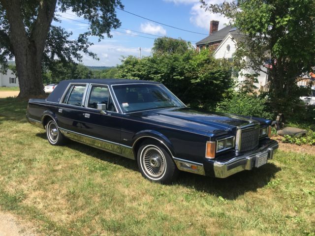 1989 LINCOLN TOWN CAR SIGNATURE SERIES 1989 Lincoln Town Car SIGNATURE