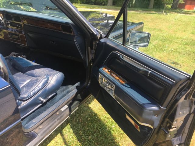 1989 Lincoln Town Car SIGNATURE - photo 12