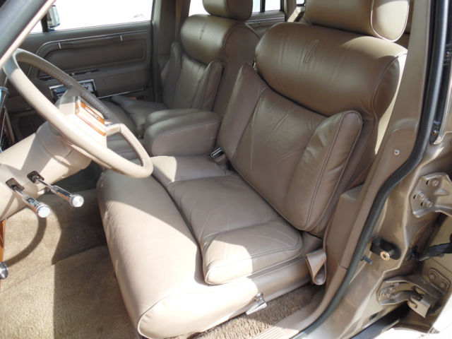 1989 Lincoln Town Car SIGNATURE SERIES - photo 5
