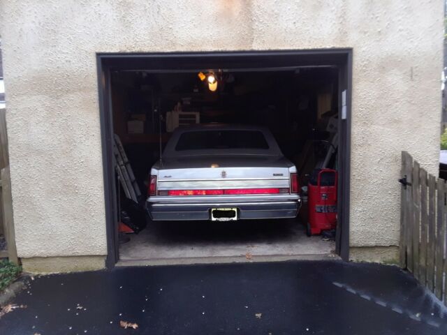 1989 Lincoln Town Car - photo 11