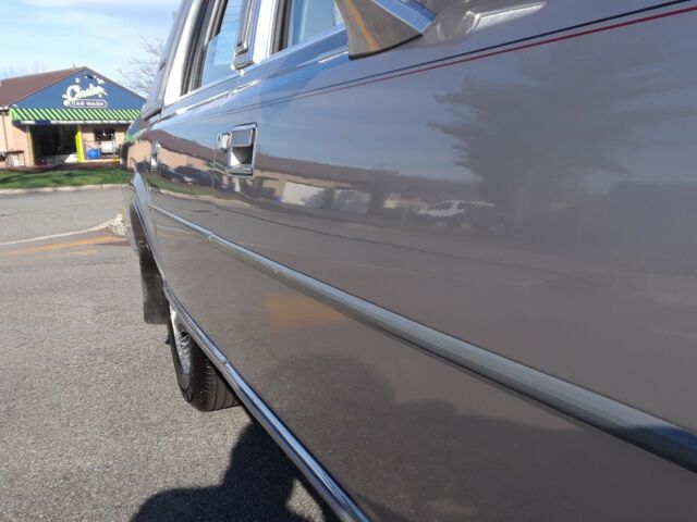 1989 Lincoln Town Car - photo 7
