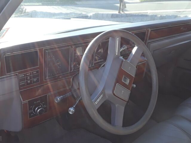 1989 Lincoln Town Car - photo 9