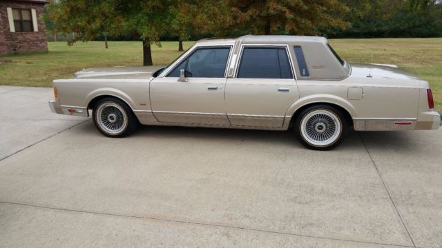 1989 Lincoln Town Car