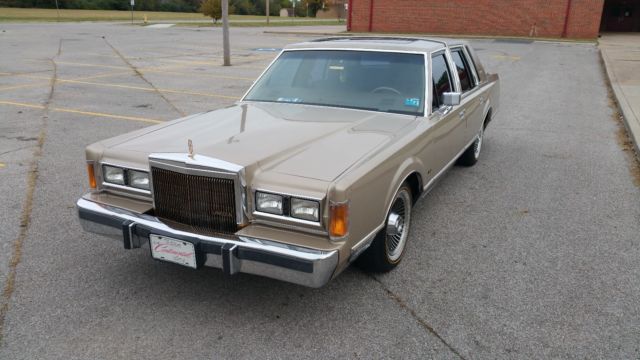 1989 Lincoln Town Car - photo 3