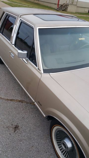 1989 Lincoln Town Car - photo 4