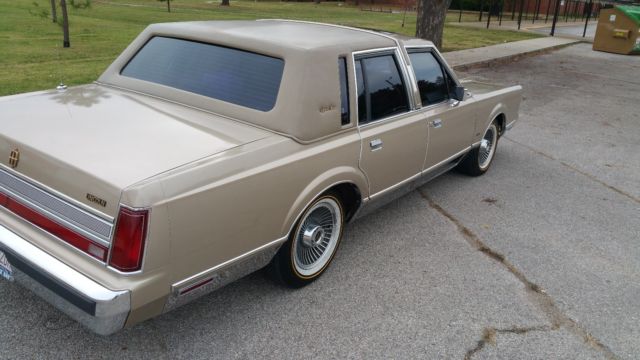 1989 Lincoln Town Car - photo 5