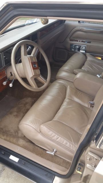 1989 Lincoln Town Car - photo 6