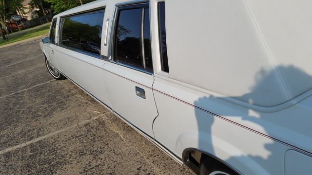 1989 Lincoln Town Car - photo 2