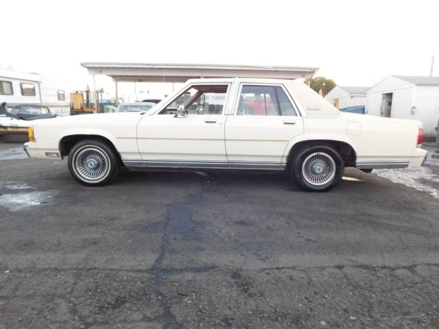 1989 Ford Crown Victoria LX - photo 2