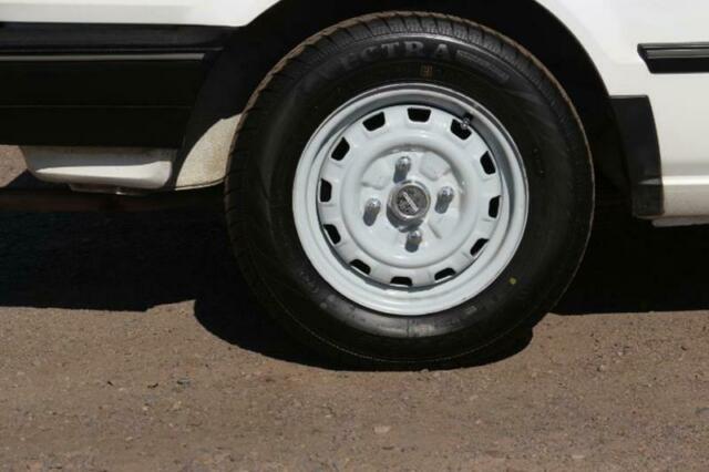 1989 Mazda 323 -- - photo 9