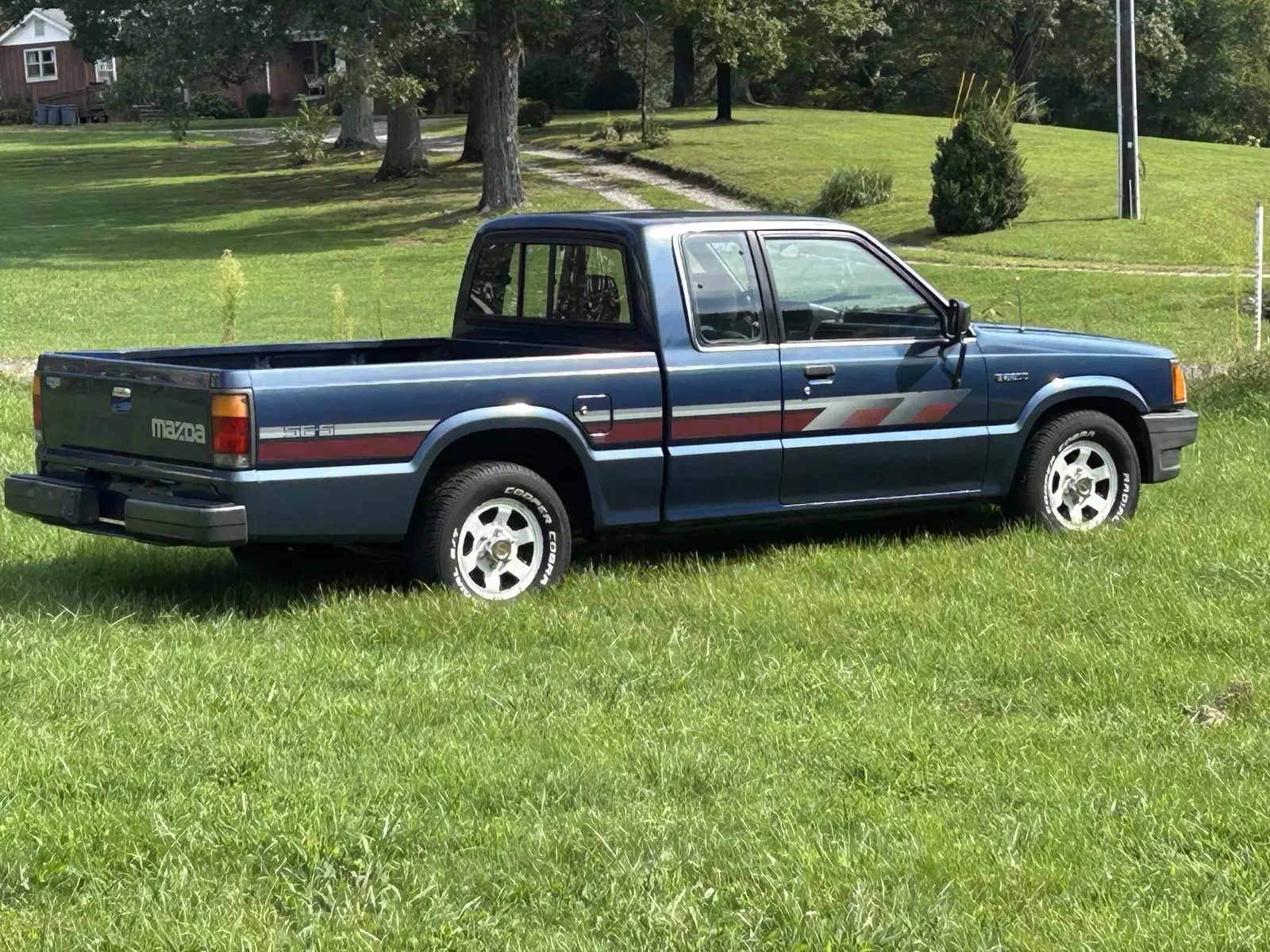 1989 Mazda B2200 Pickup Blue CAB PLUS 1989 Mazda B-Series Pickups CAB PLUS