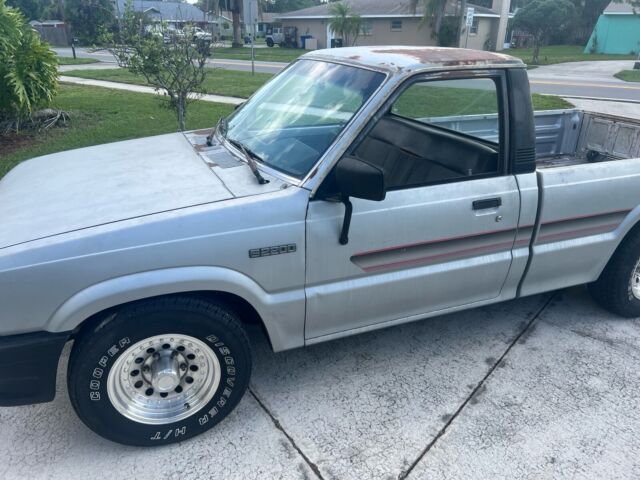 1989 Mazda B-Series Pickups SHORT BED - photo 2