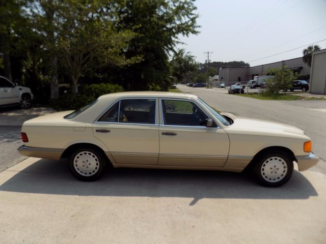 1989 Mercedes 300 Se sedan only 57 k mi Pristine cond Highly serviced Rare Color 1989 Mercedes-Benz 300-Series se sedan