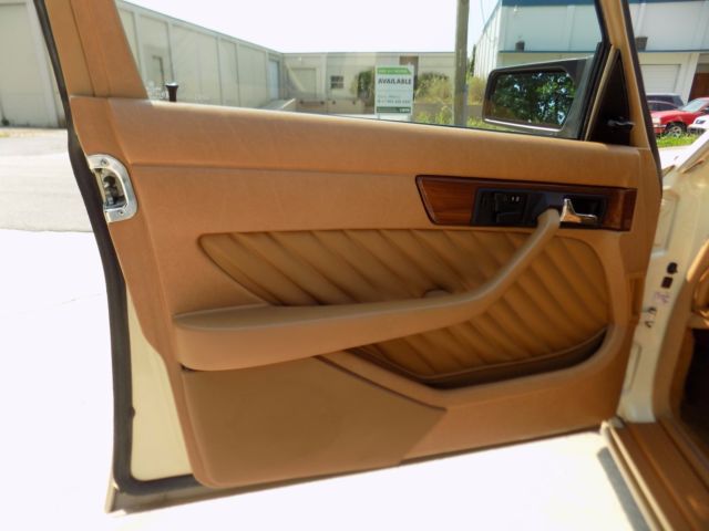 1989 Mercedes-Benz 300-Series se sedan - photo 13