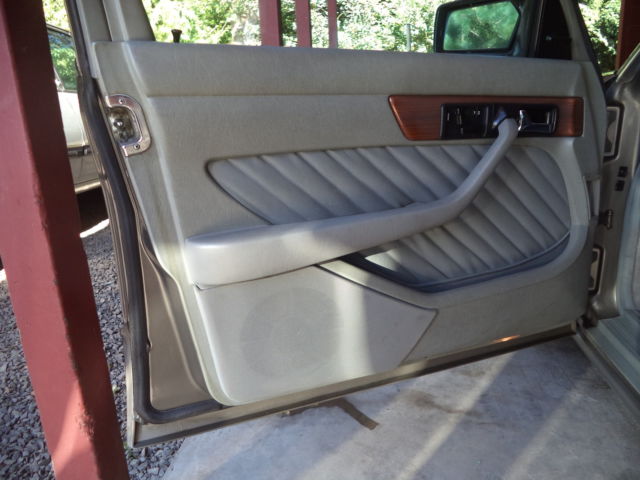 1989 Mercedes-Benz 300-Series - photo 12