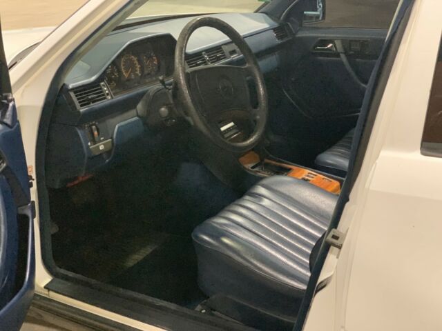 1989 Mercedes-Benz 300-Series - photo 7