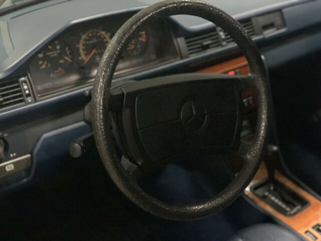1989 Mercedes-Benz 300-Series - photo 8