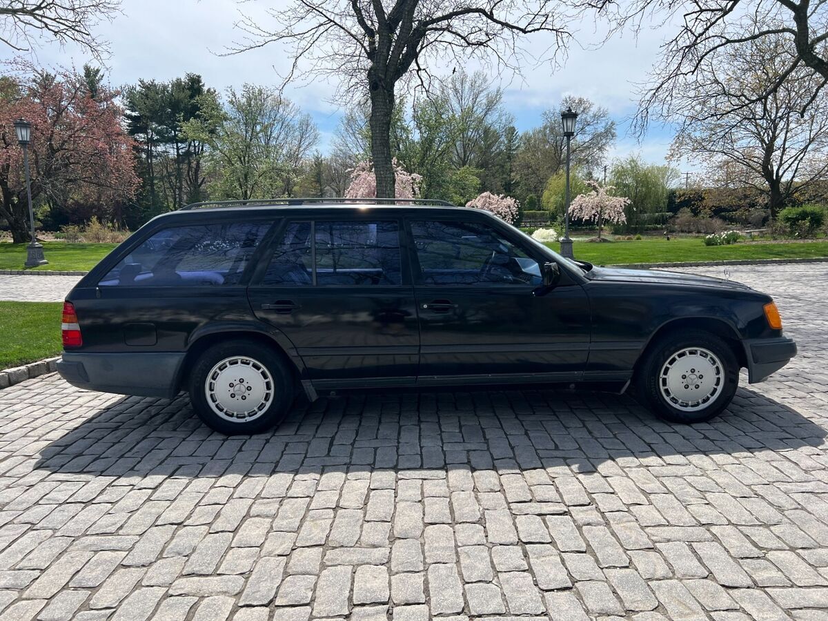 1989 Mercedes-Benz 300-Series - photo 10