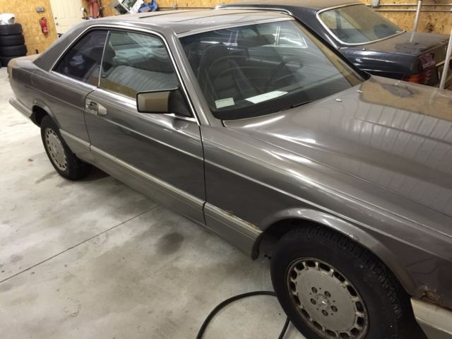 1989 Mercedes 560SEC / NO RESERVE / Push, Pull or Tow into your Life! Many Parts 1989 Mercedes-Benz 500-Series