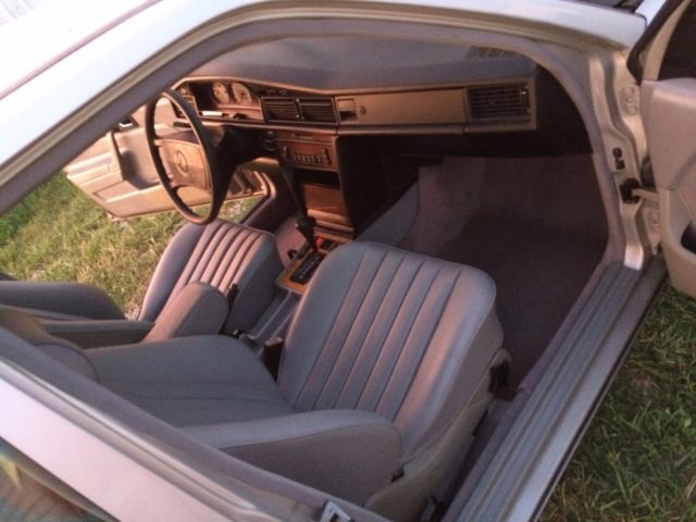 1989 Mercedes-Benz 190-Series - photo 11