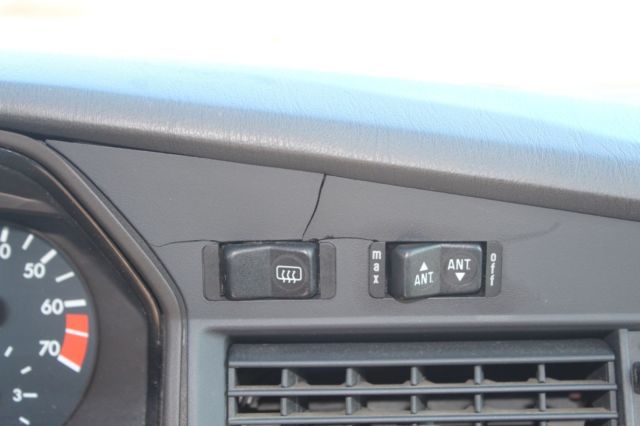 1989 Mercedes-Benz 190-Series - photo 11