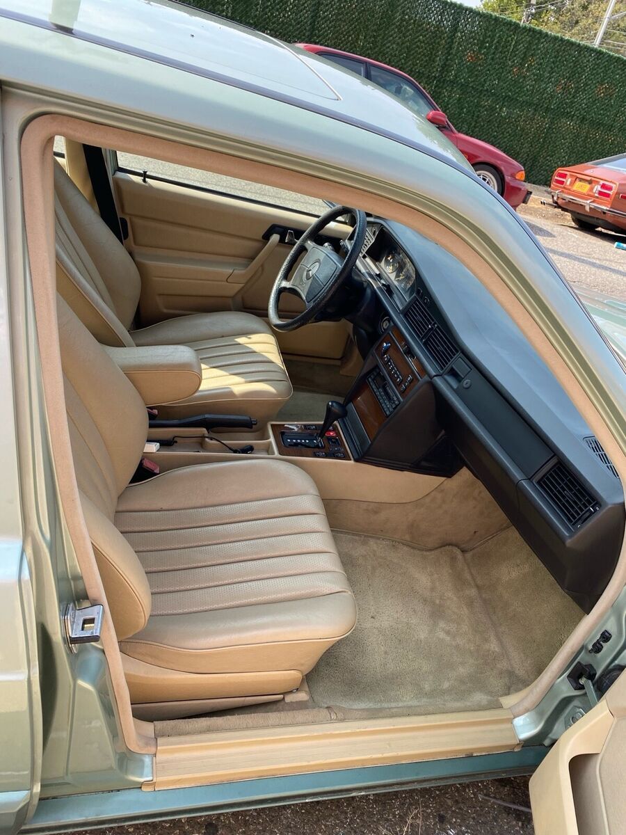 1989 Mercedes-Benz 190-Series E 2.6 - photo 6