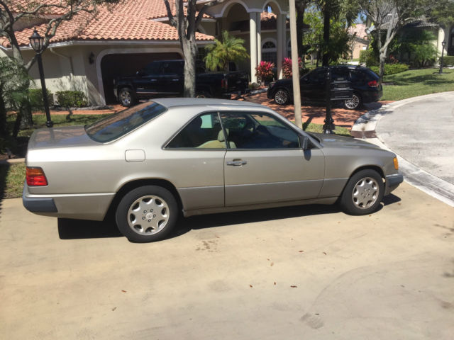 1989 Mercedes-Benz 300-Series CE - photo 2