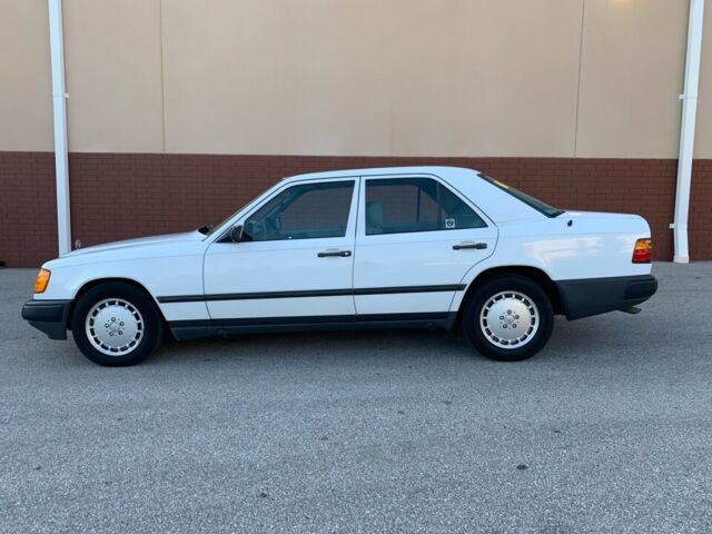 1989 Mercedes-Benz 300-Class 300E Sedan 88000 Miles Mint condition*** 1989 Mercedes-Benz E-Class base