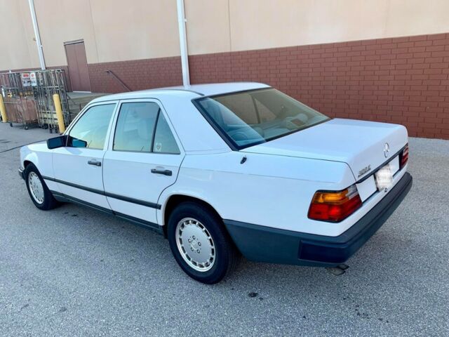 1989 Mercedes-Benz E-Class base - photo 4