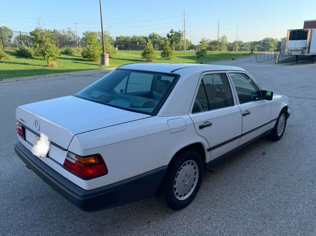 1989 Mercedes-Benz E-Class base - photo 5