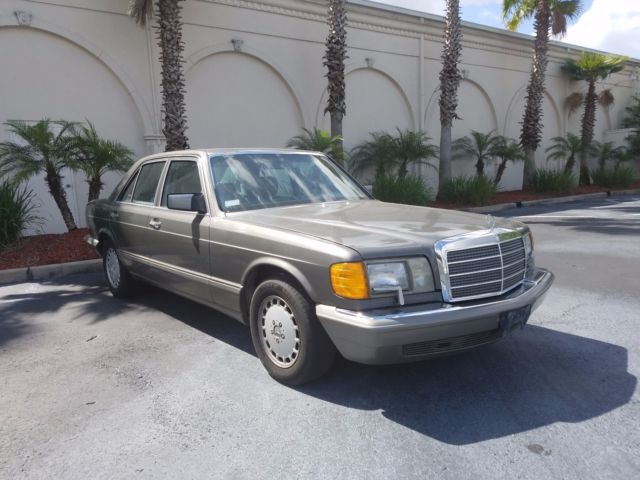1989 Mercedes-Benz 300 SE sedan one owner *******no reserve******* 1989 Mercedes-Benz 300-Series