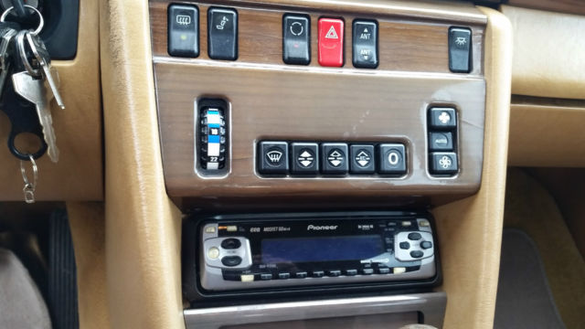 1989 Mercedes-Benz 300-Series Chrome strips on both sides, plus wheel wells - photo 10