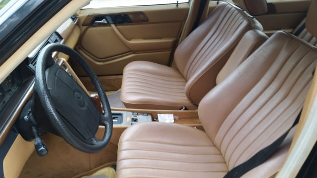 1989 Mercedes-Benz 300-Series Chrome strips on both sides, plus wheel wells - photo 6