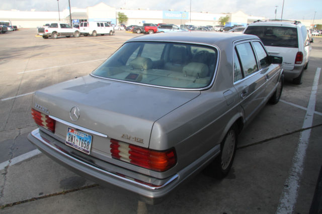 1989 Mercedes-Benz 300-Series Base Sedan 4-Door - photo 4