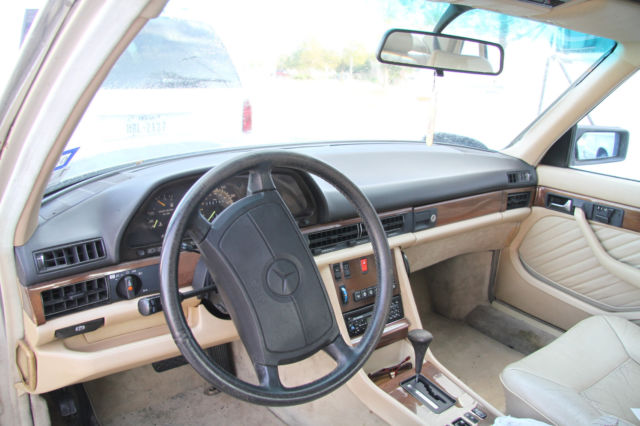 1989 Mercedes-Benz 300-Series Base Sedan 4-Door - photo 5