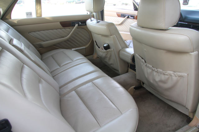 1989 Mercedes-Benz 300-Series Base Sedan 4-Door - photo 6
